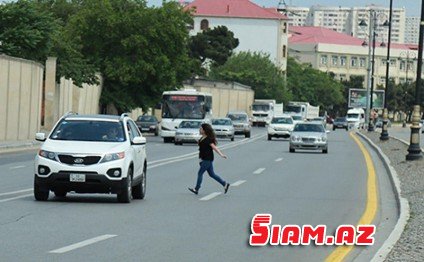 Əvvəl yol çəkirlər, sonra piyada keçidi yada düşür... Əvvəl yol çəkirlər, sonra piyada keçidi yada düşür...