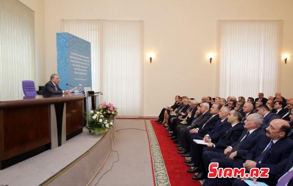 “RÜŞVƏTƏ SON QOYMAĞI TƏLƏB EDİRƏM…” – Ramiz Mehdiyev müşavirədə icra başçılarına nə deyib? “RÜŞVƏTƏ SON QOYMAĞI TƏLƏB EDİRƏM…” – Ramiz Mehdiyev müşavirədə icra başçılarına nə deyib?