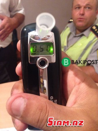 “İçkili” polisin özbaşınalıqları: “1100 manat rüşvət istədi” – Foto (Video) “İçkili” polisin özbaşınalıqları: “1100 manat rüşvət istədi” – Foto (Video)