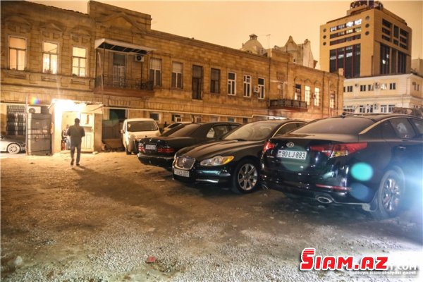 Sökülən evlərin yerini qanunsuz dayanacağa çeviriblər – FOTOLAR Sökülən evlərin yerini qanunsuz dayanacağa çeviriblər – FOTOLAR