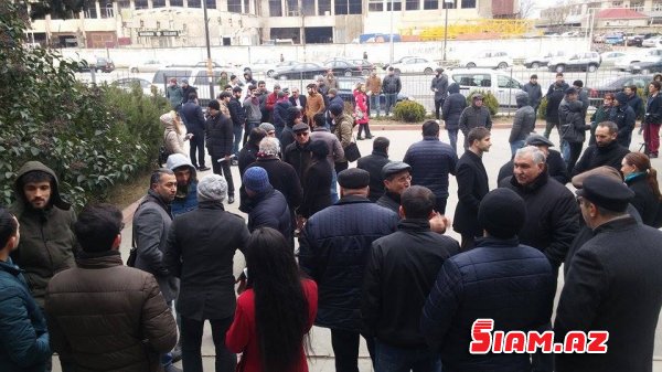 Mehman Hüseynov məhkəmədən çıxdı və başına gətirilən dəhşətləri danışdı VİDEO Mehman Hüseynov məhkəmədən çıxdı və başına gətirilən dəhşətləri danışdı VİDEO
