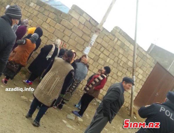 Sarayda etiraz aksiyası – “Erməni kilsələrinə verilən qazdan biz də istəyirik” FOTO Sarayda etiraz aksiyası – “Erməni kilsələrinə verilən qazdan biz də istəyirik” FOTO