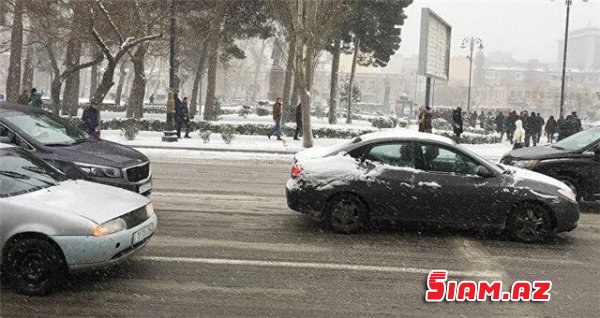 “Azəravtoyol” sınaqdan üzüağ çıxmadı – Paytaxt yollarından utandırıcı görüntülər “Azəravtoyol” sınaqdan üzüağ çıxmadı – Paytaxt yollarından utandırıcı görüntülər