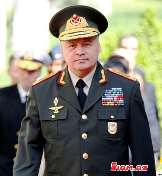 Eldar Mahmudovun eyvanının altında öldürülən general Eldar Mahmudovun eyvanının altında öldürülən general