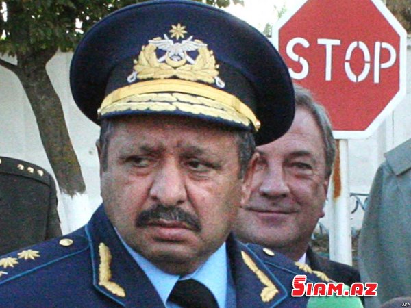 Eldar Mahmudovun eyvanının altında öldürülən general Eldar Mahmudovun eyvanının altında öldürülən general