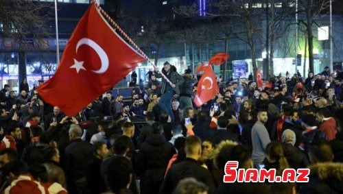 “Zanbaqlar ölkəsində” millətçilik qoxusu – Ankara Hollandiyadan üzr tələb edir “Zanbaqlar ölkəsində” millətçilik qoxusu – Ankara Hollandiyadan üzr tələb edir