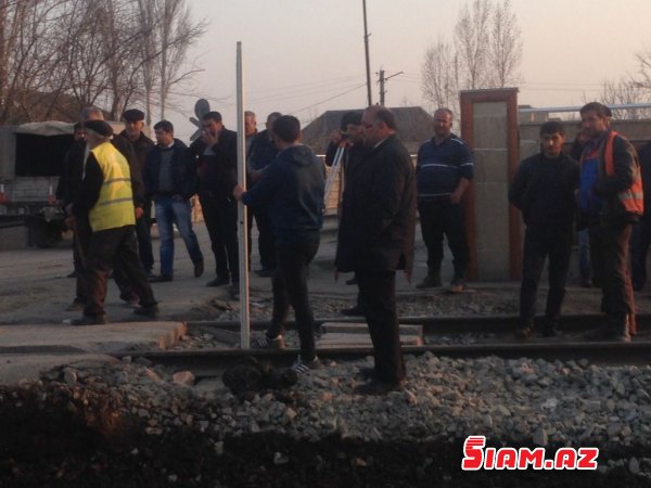 “DEYİR, CAVİD QURBANOVUN TAPŞIRIĞI İLƏ REYSLƏRİ SATIR” – FOTOLAR “DEYİR, CAVİD QURBANOVUN TAPŞIRIĞI İLƏ REYSLƏRİ SATIR” – FOTOLAR