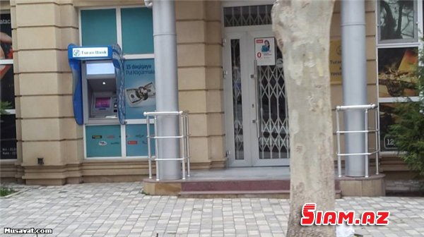 Rayonlarda bankomat dərdi – insanlar gecə saat 4-də belə pul çıxara bilmirlər... Rayonlarda bankomat dərdi – insanlar gecə saat 4-də belə pul çıxara bilmirlər...