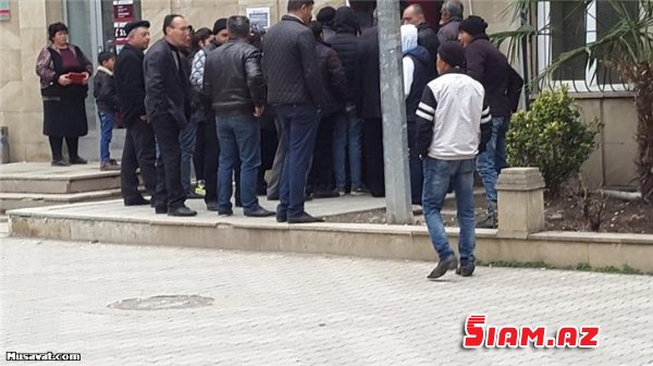 Rayonlarda bankomat dərdi – insanlar gecə saat 4-də belə pul çıxara bilmirlər... Rayonlarda bankomat dərdi – insanlar gecə saat 4-də belə pul çıxara bilmirlər...
