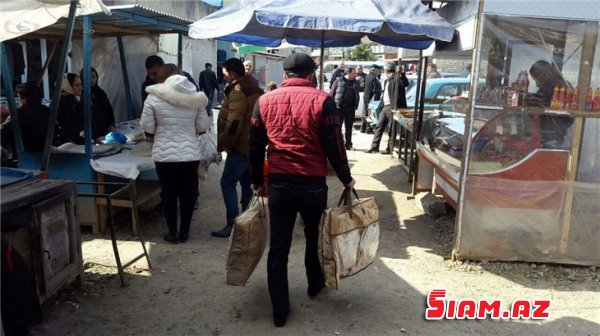 Tovuzda təzə bazar- köhnə bazar mübahisəsi - əhali yeni ticarət mərkəzinə niyə getmir... (FOTOLAR) Tovuzda təzə bazar- köhnə bazar mübahisəsi - əhali yeni ticarət mərkəzinə niyə getmir... (FOTOLAR)
