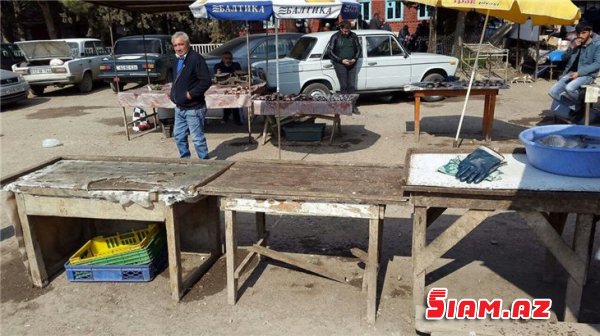 Tovuzda təzə bazar- köhnə bazar mübahisəsi - əhali yeni ticarət mərkəzinə niyə getmir... (FOTOLAR) Tovuzda təzə bazar- köhnə bazar mübahisəsi - əhali yeni ticarət mərkəzinə niyə getmir... (FOTOLAR)