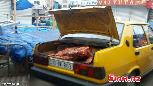 İtən 5 min eşşəyin axtarışı: “8-ci kilometr” bazarında murdar ət satışı ilə bağlı şok, FOTOLAR İtən 5 min eşşəyin axtarışı: “8-ci kilometr” bazarında murdar ət satışı ilə bağlı şok, FOTOLAR