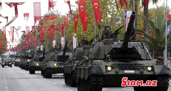 "Türk əsgəri Suriyada şəhid olur, suriyalı da Türkiyədə qadınlara sataşır" "Türk əsgəri Suriyada şəhid olur, suriyalı da Türkiyədə qadınlara sataşır"