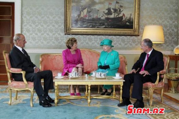“Qırmızı portfel”, yaşıl “Jaquar”, dovşan ətindən it yemi…- Britaniya kraliçasının sirr kimi qorunan həyatı “Qırmızı portfel”, yaşıl “Jaquar”, dovşan ətindən it yemi…- Britaniya kraliçasının sirr kimi qorunan həyatı