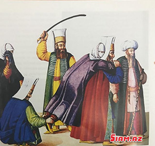 İbrət olsun deyə fahişələri asıb cəsədlərini nümayiş etdirdilər - FOTOLAR