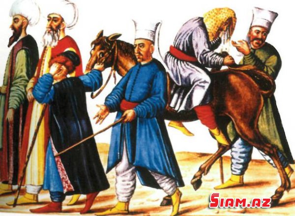 İbrət olsun deyə fahişələri asıb cəsədlərini nümayiş etdirdilər - FOTOLAR İbrət olsun deyə fahişələri asıb cəsədlərini nümayiş etdirdilər - FOTOLAR