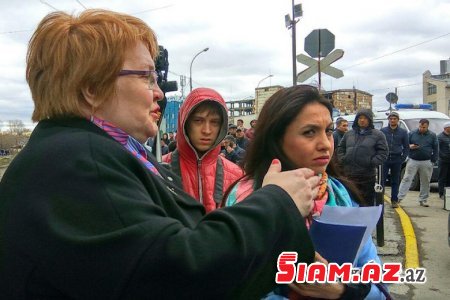 Rövşən Lənkəranskidən sonra “Lotu Quli”dən silahlı “dərs”: Xanım və 10 mühafizəçisi güllələrlə qarşılandı - FOTOLAR Rövşən Lənkəranskidən sonra “Lotu Quli”dən silahlı “dərs”: Xanım və 10 mühafizəçisi güllələrlə qarşılandı - FOTOLAR