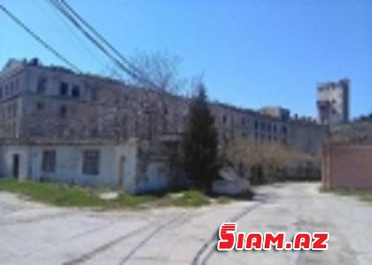 Tağıyevin toxuculuq kombinatı talan olunub, yataqxanası çökür - Heykəlini isə gedər-gəlməzə aparıblar... Tağıyevin toxuculuq kombinatı talan olunub, yataqxanası çökür - Heykəlini isə gedər-gəlməzə aparıblar...