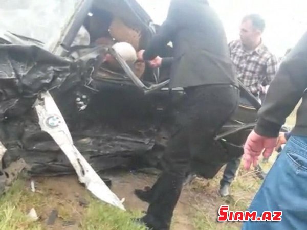 DYP maşını "Mercedes"lə toqquşdu: Yaralıların adları məlum oldu (YENİLƏNİB-FOTOLAR) DYP maşını "Mercedes"lə toqquşdu: Yaralıların adları məlum oldu (YENİLƏNİB-FOTOLAR)