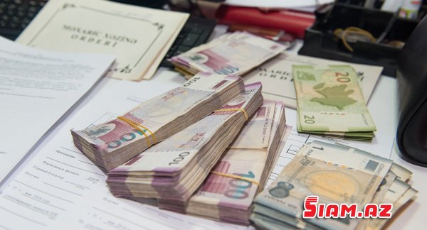 Manata 6 milyardlıq TƏHLÜKƏ - Məzənnə oyununun ilginc təfərrüatı Manata 6 milyardlıq TƏHLÜKƏ - Məzənnə oyununun ilginc təfərrüatı