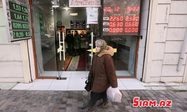 Manata 6 milyardlıq TƏHLÜKƏ - Məzənnə oyununun ilginc təfərrüatı Manata 6 milyardlıq TƏHLÜKƏ - Məzənnə oyununun ilginc təfərrüatı