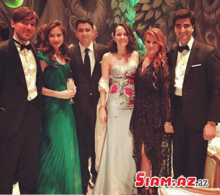 AZAL şefinin qızı “Röyter”in İNGİLİS müxbiri ilə evləndi – FOTO AZAL şefinin qızı “Röyter”in İNGİLİS müxbiri ilə evləndi – FOTO