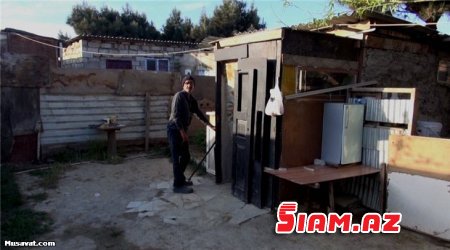 40 ailə zibilliklər arasında gizlədilir: - “Bizə ayrılan vəsaitlər məmurların cibindədir” 40 ailə zibilliklər arasında gizlədilir: - “Bizə ayrılan vəsaitlər məmurların cibindədir”