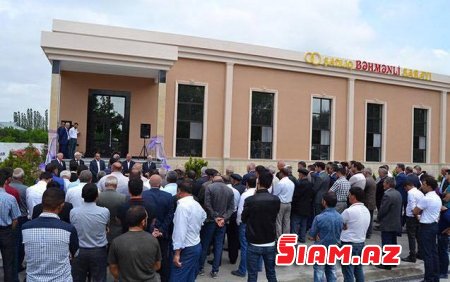 Füzulidə kuryoz: Başçının lentini kəsdiyi şadlıq sarayını özü tikdirib? -İddialar/Fotolar Füzulidə kuryoz: Başçının lentini kəsdiyi şadlıq sarayını özü tikdirib? -İddialar/Fotolar