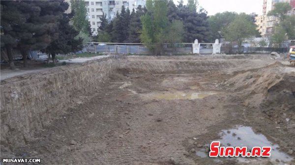 Daha bir tikinti şirkəti gecələr yaşıllığa hücum edir- şəhid adına olan parkda "qətliam" FOTOLAR Daha bir tikinti şirkəti gecələr yaşıllığa hücum edir- şəhid adına olan parkda "qətliam" FOTOLAR