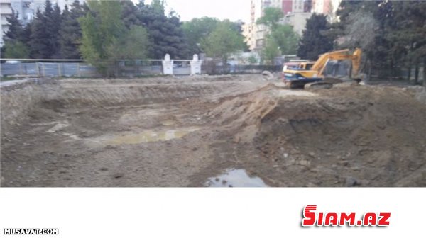 Daha bir tikinti şirkəti gecələr yaşıllığa hücum edir- şəhid adına olan parkda "qətliam" FOTOLAR Daha bir tikinti şirkəti gecələr yaşıllığa hücum edir- şəhid adına olan parkda "qətliam" FOTOLAR