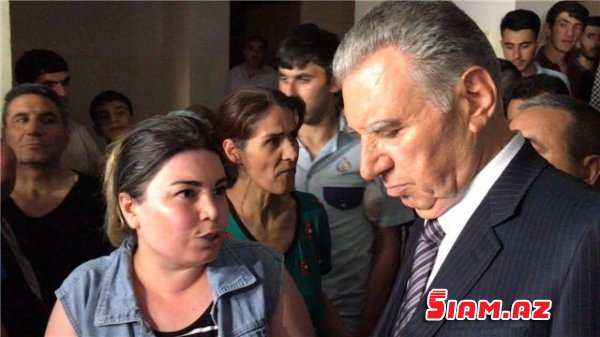 Əli Həsənov: "Yanğından zərər çəkən ailələrin müvəqqəti çadırlara yerləşdirilməsi nəzərdə tutulur" - YENİLƏNİB Əli Həsənov: "Yanğından zərər çəkən ailələrin müvəqqəti çadırlara yerləşdirilməsi nəzərdə tutulur" - YENİLƏNİB