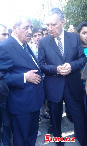 Əli Həsənov: "Yanğından zərər çəkən ailələrin müvəqqəti çadırlara yerləşdirilməsi nəzərdə tutulur" - YENİLƏNİB Əli Həsənov: "Yanğından zərər çəkən ailələrin müvəqqəti çadırlara yerləşdirilməsi nəzərdə tutulur" - YENİLƏNİB