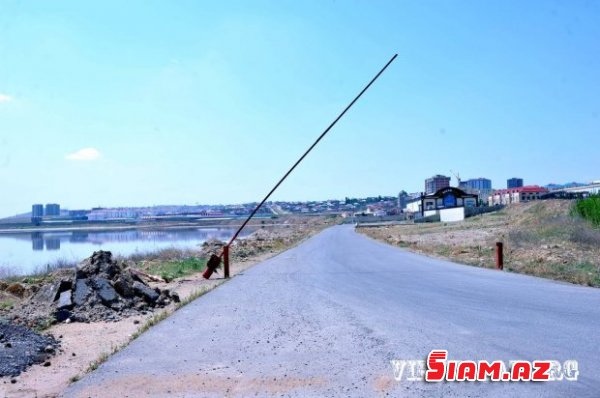 Masazırın duz gölünə axan çirkab suları, leş qoxusu Masazırın duz gölünə axan çirkab suları, leş qoxusu