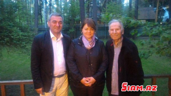 "Məmurlar medianın tənqidinə “it hürər, karvan keçər” prinsipi ilə baxırlar" "Məmurlar medianın tənqidinə “it hürər, karvan keçər” prinsipi ilə baxırlar"
