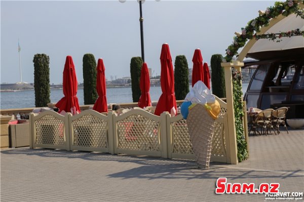 Bulvar ərazisində yenə "sadə çay" problemi: "Hər ay 1500 manat icarə pulu veririk" - REPORTAJ, FOTOLAR Bulvar ərazisində yenə "sadə çay" problemi: "Hər ay 1500 manat icarə pulu veririk" - REPORTAJ, FOTOLAR