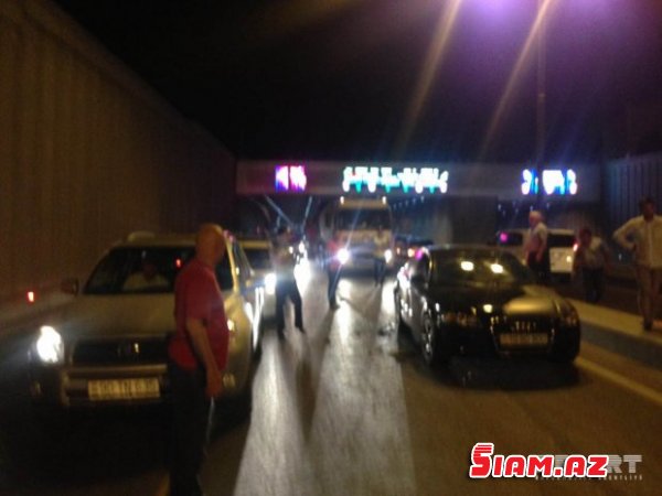 Dərnəgül yolunda yük maşını 8 avtomobili əzib Dərnəgül yolunda yük maşını 8 avtomobili əzib