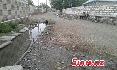 Ağstafada büdcə pulunun yarısını xərcləyirlər, yarısını da "yeyirlər"... - ŞİKAYƏT-REAKSİYA Ağstafada büdcə pulunun yarısını xərcləyirlər, yarısını da "yeyirlər"... - ŞİKAYƏT-REAKSİYA