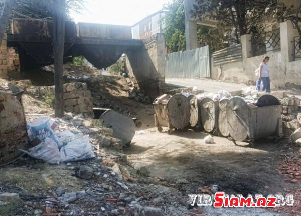 Nəsimi rayonunda zibillik: sakinlər şikayət edir Nəsimi rayonunda zibillik: sakinlər şikayət edir