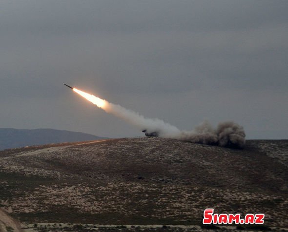 Azərbaycan yeni raketləri sınaqdan keçirdi (FOTO/VİDEO) Azərbaycan yeni raketləri sınaqdan keçirdi (FOTO/VİDEO)