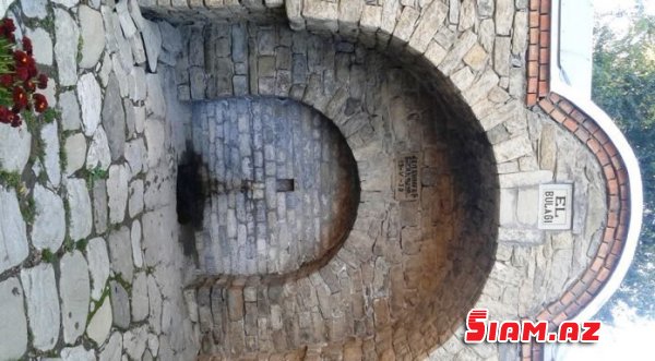 Turist Lahıca gəlir, yerli əhali isə qəsəbədən qaçır Turist Lahıca gəlir, yerli əhali isə qəsəbədən qaçır