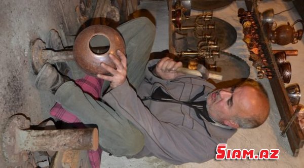 Turist Lahıca gəlir, yerli əhali isə qəsəbədən qaçır Turist Lahıca gəlir, yerli əhali isə qəsəbədən qaçır