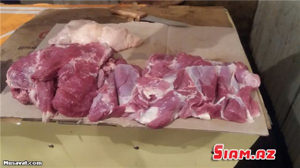 Bakı bazarlarında satılan 5,50 manatlıq ət... - FOTOLAR Bakı bazarlarında satılan 5,50 manatlıq ət... - FOTOLAR