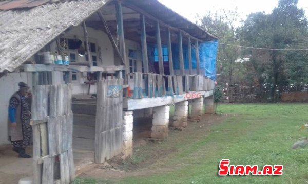Lənkəranda ailə 1 ildir çadırda yaşayır: “Yağış suyunun altında qalırıq...” (FOTOLAR) Lənkəranda ailə 1 ildir çadırda yaşayır: “Yağış suyunun altında qalırıq...” (FOTOLAR)