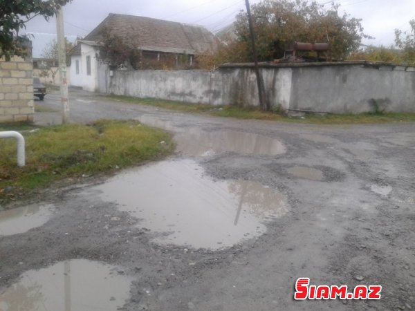 Göyçayın mərkəzində kənd yolu- başçıdan ŞİKAYƏT+FOTOLAR Göyçayın mərkəzində kənd yolu- başçıdan ŞİKAYƏT+FOTOLAR