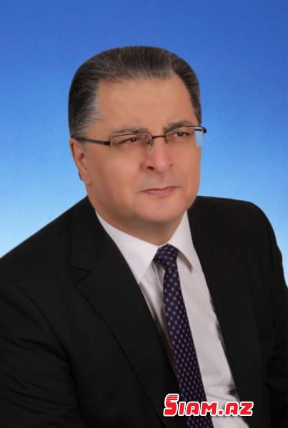 Tanınmış politoloqdan Prezidentin islahatçı komandasına 6 təklif... Tanınmış politoloqdan Prezidentin islahatçı komandasına 6 təklif...