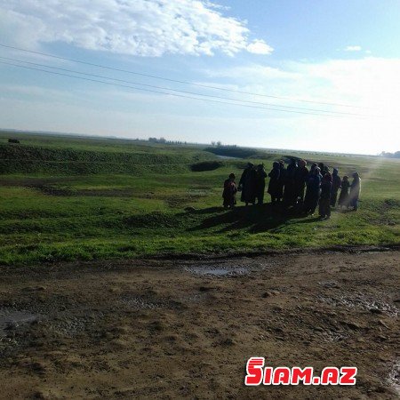 Masallıda etiraz aksiyası: polislə toqquşmada bir nəfərin xəsarət aldığı deyilir+FOTOLAR Masallıda etiraz aksiyası: polislə toqquşmada bir nəfərin xəsarət aldığı deyilir+FOTOLAR
